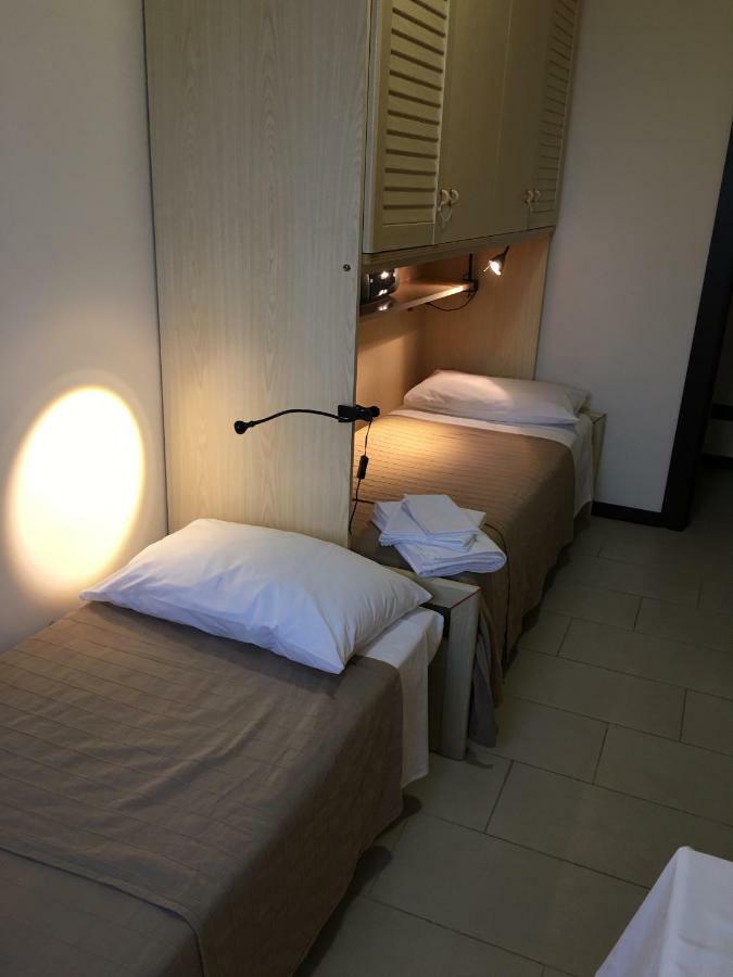 Suite Carpiano Melegnano Buitenkant foto